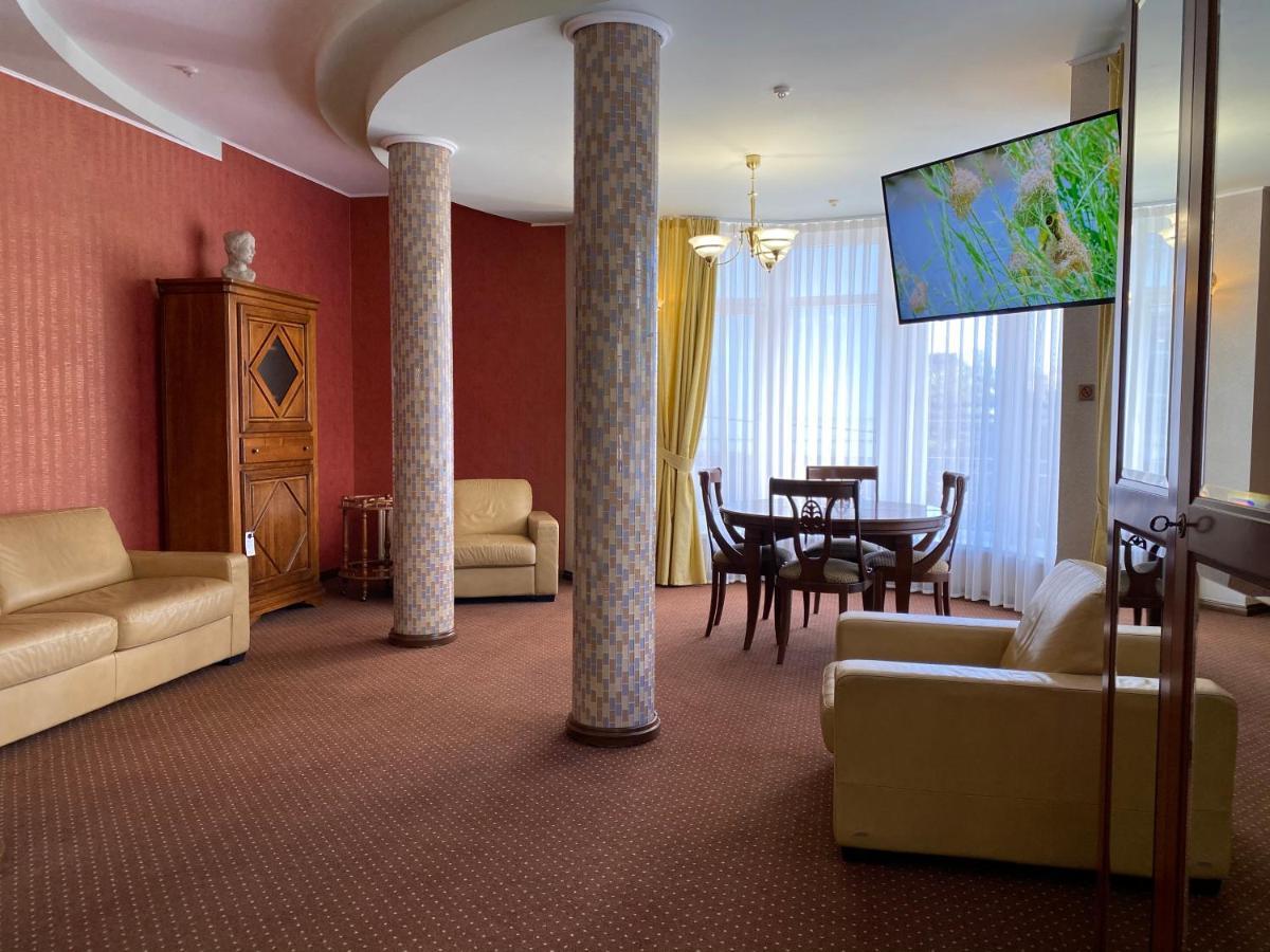 Diligence Hotel Kherson Extérieur photo